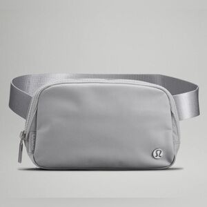 NWT Lululemon Athletica Crossbody Everywhere Belt Bag 1L Grey